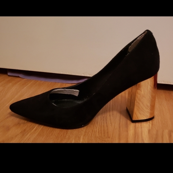 Steve Madden Black and Gold Pumps Size 9 - Picture 4 of 6